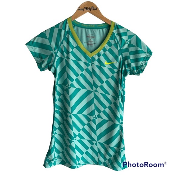 Nike‎ Pro Fitted Dri-Fit Green Athletic Running Top, M - Picture 1 of 6
